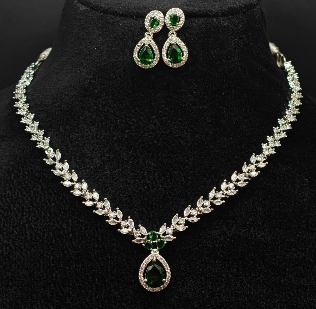 Silver necklace jewellery