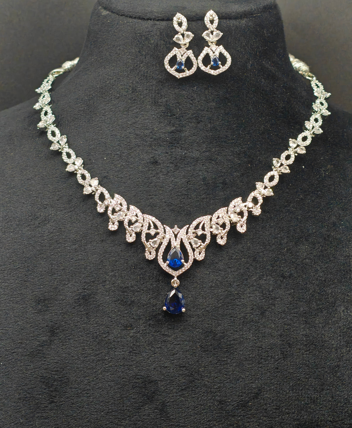 Silver necklace jewellery